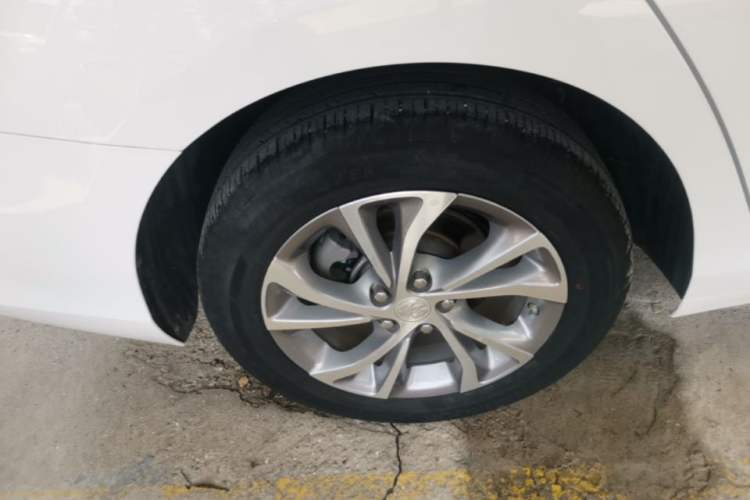 Used Buick Verano 2023 Pro Enjoyment Edition Right Rear Wheel Hub