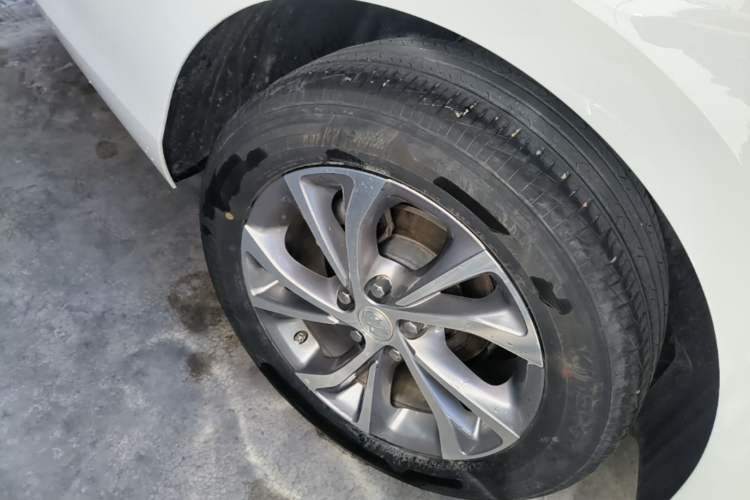 Used Buick Verano 2023 Pro Enjoyment Edition Right Rear Wheel Hub
