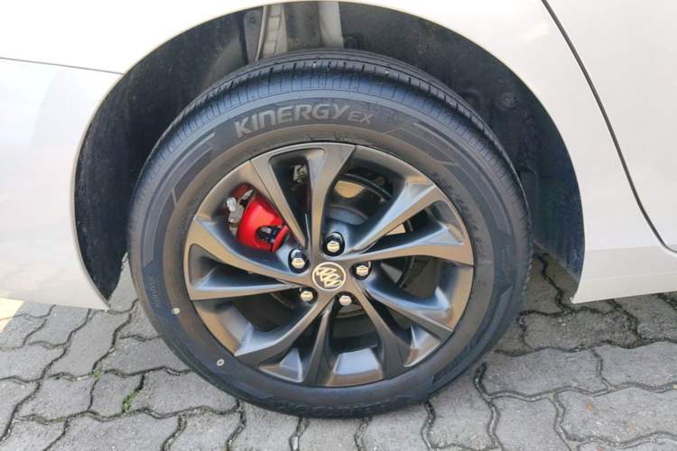 Used Buick Verano 2023 Pro GS Hunter Wind Edition Right Rear Wheel Hub