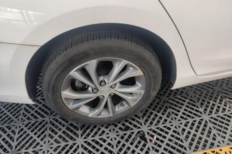 Used Buick Verano 2023 Pro Enjoyment Edition Right Rear Wheel Hub