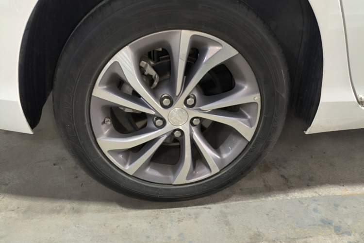 Used Buick Verano 2023 Pro Enjoyment Edition Right Rear Wheel Hub
