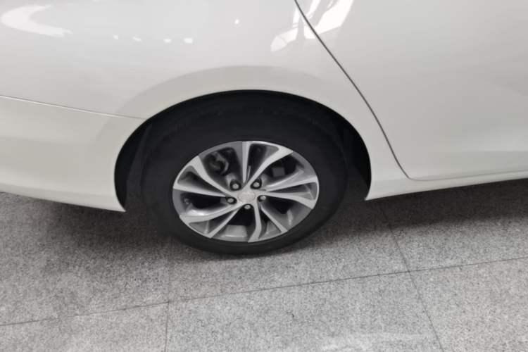 Used Buick Verano 2023 Pro Enjoyment Edition Right Rear Wheel Hub