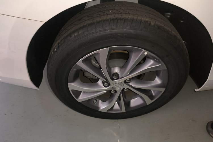 Used Buick Verano 2023 Pro Enjoyment Edition Right Rear Wheel Hub