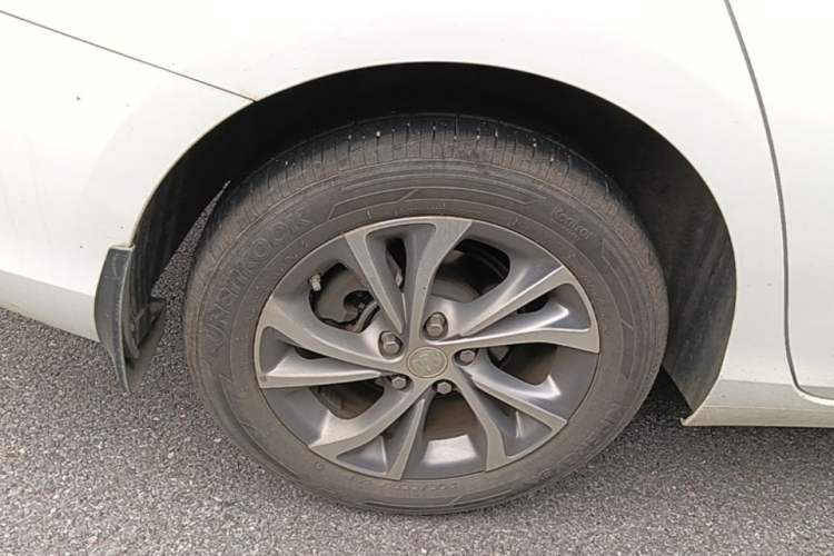 Used Buick Verano 2023 Pro Enjoyment Edition Right Rear Wheel Hub