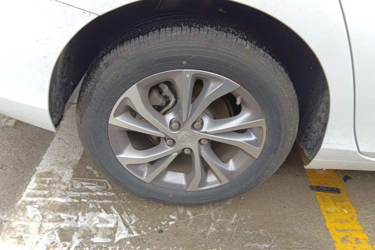 Used Buick Verano 2023 Pro Enjoyment Edition Right Rear Wheel Hub