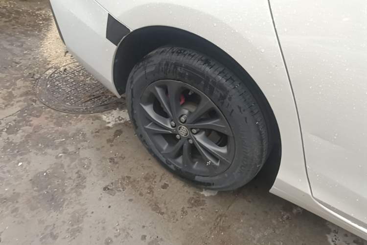 Used Buick Verano 2023 Pro GS Hunter Wind Edition Right Rear Wheel Hub