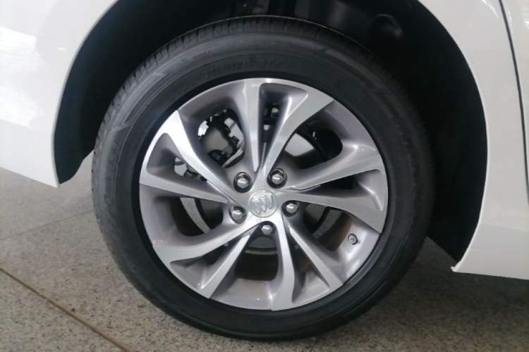 Used Buick Verano 2023 Pro Enjoyment Edition Right Rear Wheel Hub