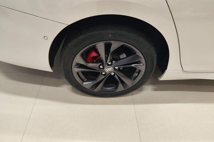 Used Buick Verano 2023 Pro GS Swift Edition Right Rear Wheel Hub