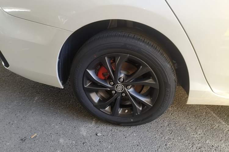 Used Buick Verano 2023 Pro GS Hunter Wind Edition Right Rear Wheel Hub