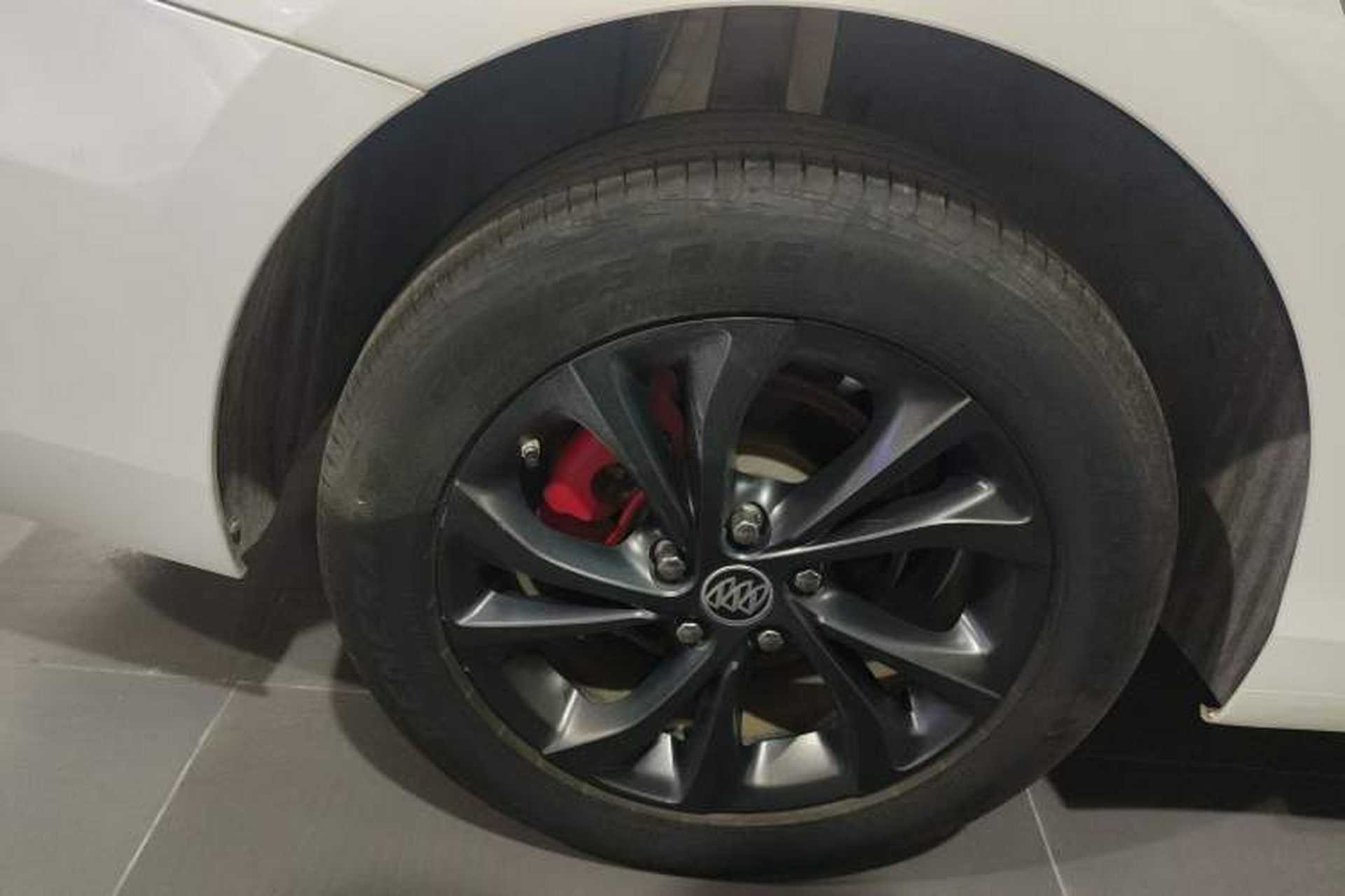 Used Buick Verano 2023 Pro GS Hunter Wind Edition Right Rear Wheel Hub