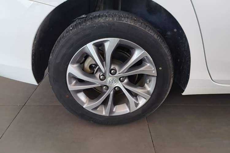 Used Buick Verano 2023 Pro Enjoyment Edition Right Rear Wheel Hub