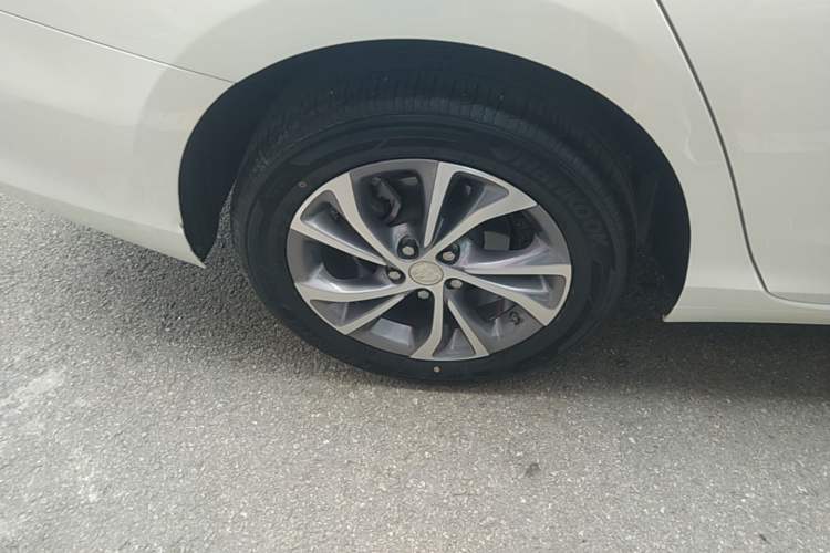 Used Buick Verano 2023 Pro Enjoyment Edition Right Rear Wheel Hub