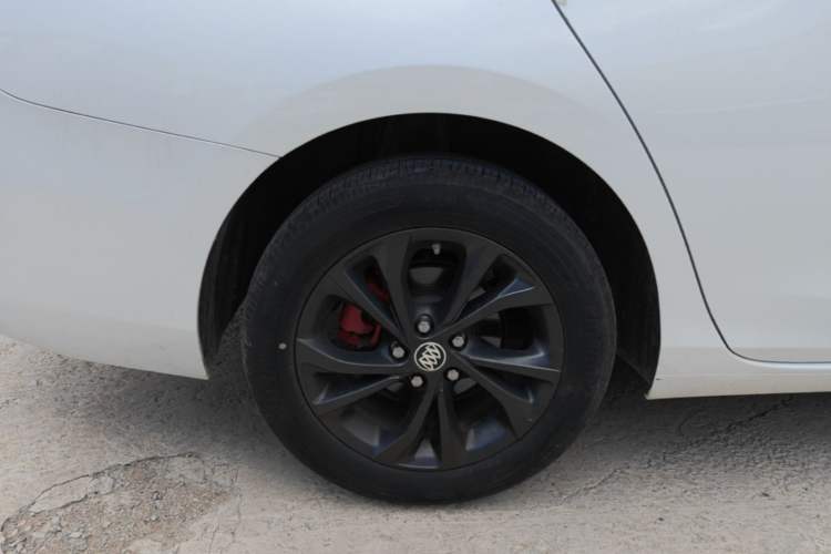 Used Buick Verano 2023 Pro GS Hunter Wind Edition Right Rear Wheel Hub