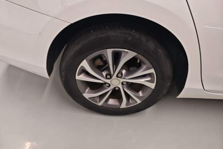 Used Buick Verano 2023 Pro Enjoyment Edition Right Rear Wheel Hub