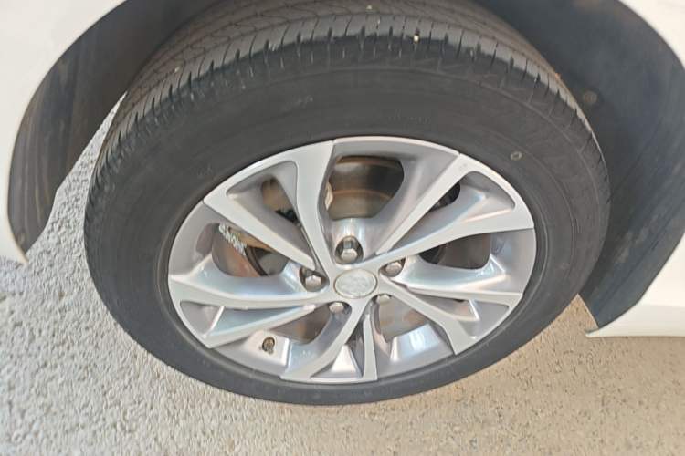Used Buick Verano 2023 Pro Le Yi Edition Right Rear Wheel Hub