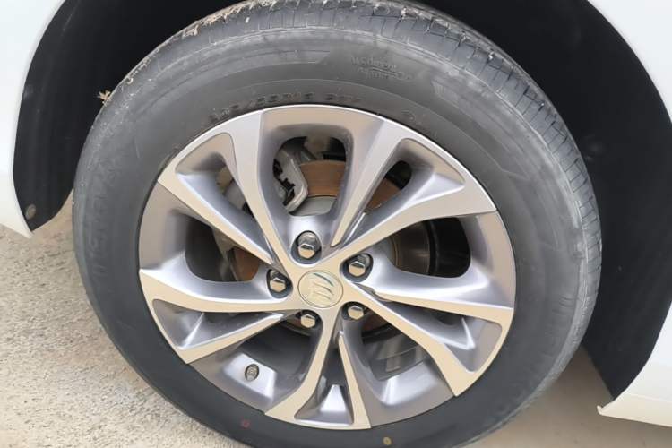 Used Buick Verano 2023 Pro Enjoyment Edition Right Rear Wheel Hub