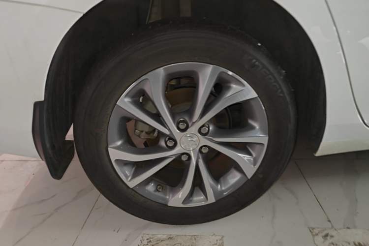 Used Buick Verano 2023 Pro Enjoyment Edition Right Rear Wheel Hub