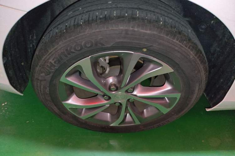 Used Buick Verano 2023 Pro Enjoyment Edition Right Rear Wheel Hub