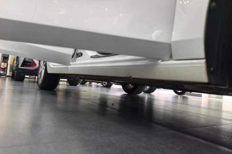 Used Buick Verano 2023 Pro Enjoyment Edition Right Side Sill