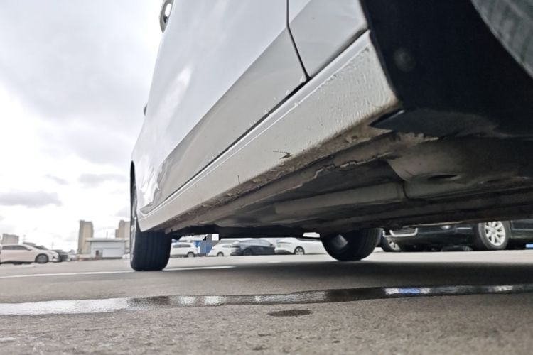 Used Buick Verano 2023 Pro GS Hunter Wind Edition Right Side Sill