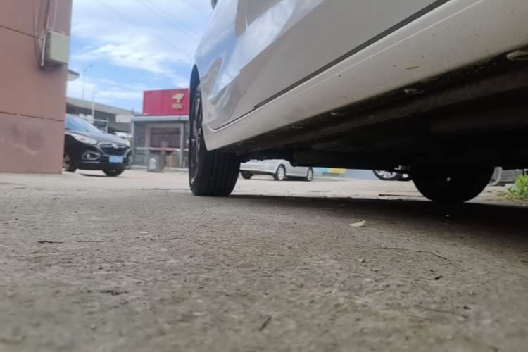 Used Buick Verano 2023 Pro GS Hunter Wind Edition Right Side Sill
