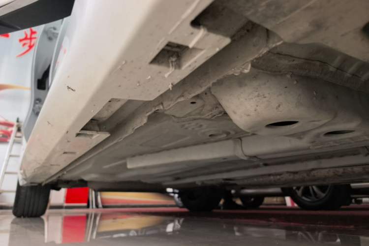 Used Buick Verano 2023 Pro GS Swift Edition Right Side Sill