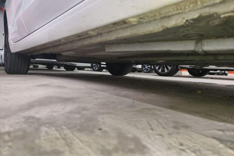 Used Buick Verano 2023 Pro GS Hunter Wind Edition Right Side Sill