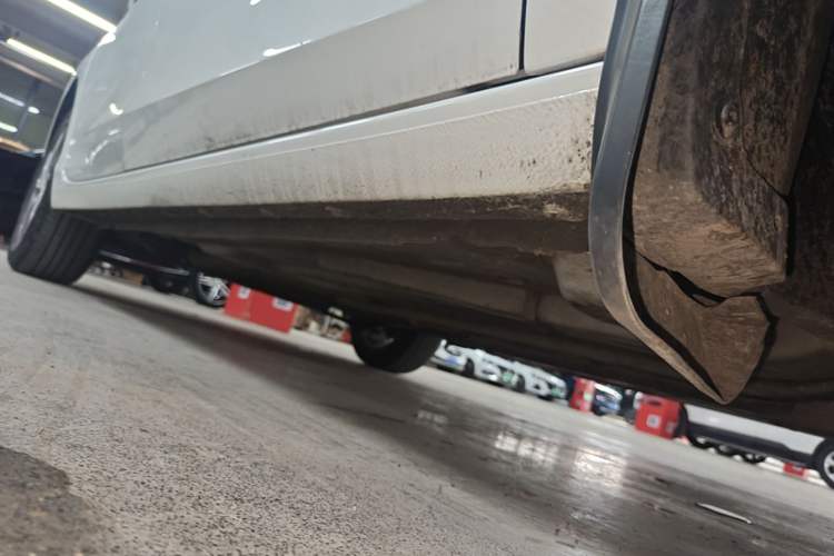 Used Buick Verano 2023 Pro Enjoyment Edition Right Side Sill