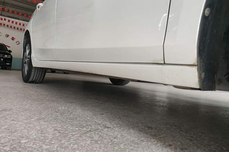Used Buick Verano 2023 Pro Enjoyment Edition Right Side Sill