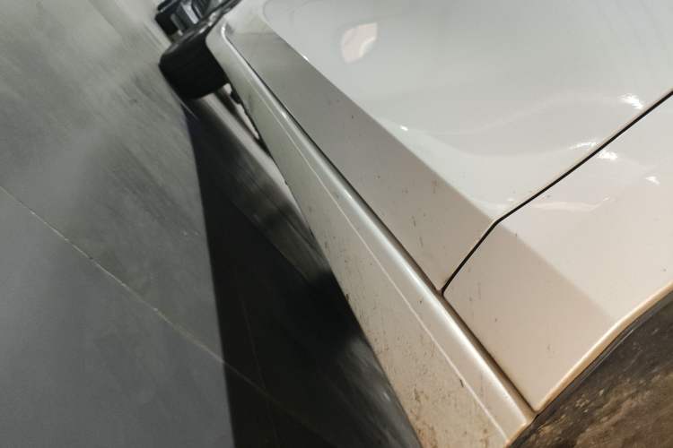 Used Buick Verano 2023 Pro GS Hunter Wind Edition Right Side Sill