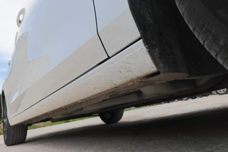 Used Buick Verano 2023 Pro GS Hunter Wind Edition Right Side Sill
