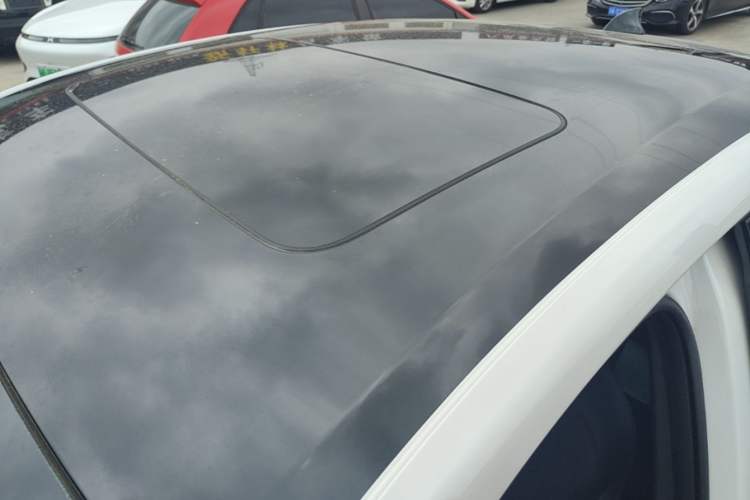 Used Buick Verano 2023 Pro GS Hunter Wind Edition Roof