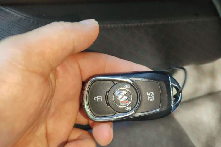 Used Buick Verano 2023 Pro GS Hunter Wind Edition Vehicle Key