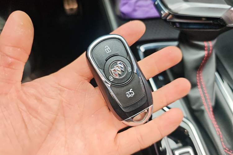 Used Buick Verano 2023 Pro GS Hunter Wind Edition Vehicle Key