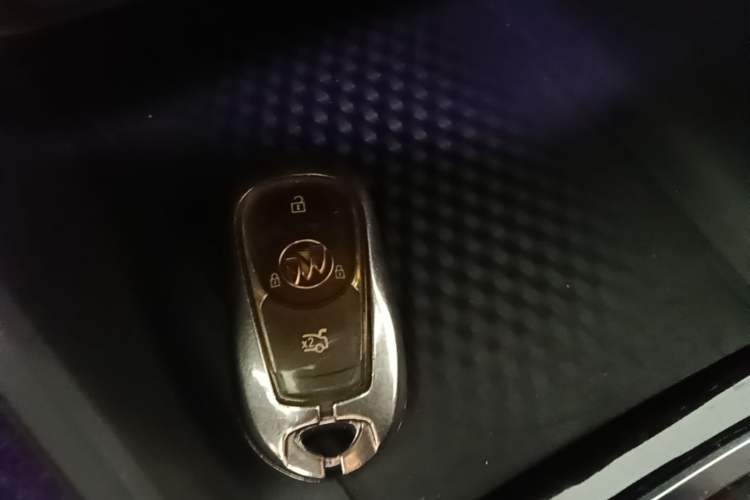 Used Buick Verano 2023 Pro GS Hunter Wind Edition Vehicle Key