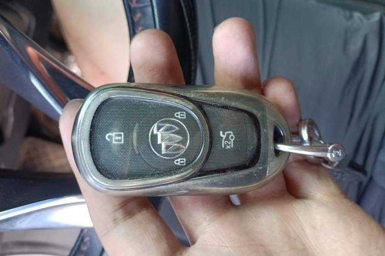 Used Buick Verano 2023 Pro GS Hunter Wind Edition Vehicle Key