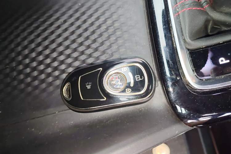 Used Buick Verano 2023 Pro GS Hunter Wind Edition Vehicle Key
