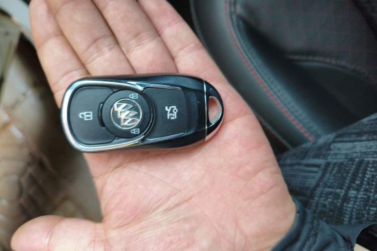 Used Buick Verano 2023 Pro GS Hunter Wind Edition Vehicle Key