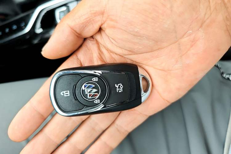 Used Buick Verano 2023 Pro GS Hunter Wind Edition Vehicle Key