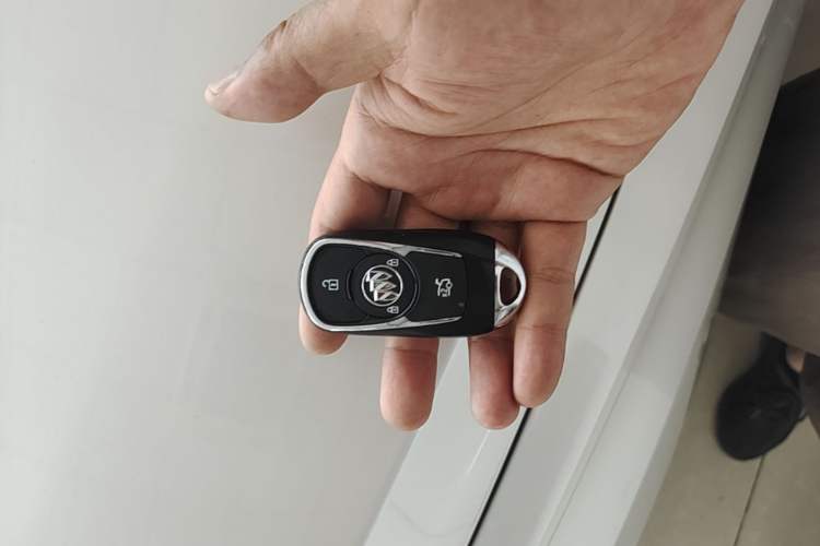 Used Buick Verano 2023 Pro GS Hunter Wind Edition Vehicle Key