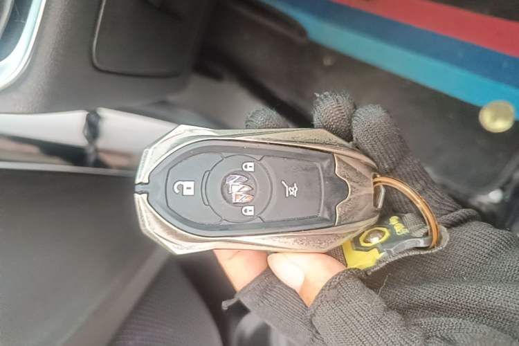 Used Buick Verano 2023 Pro GS Hunter Wind Edition Vehicle Key