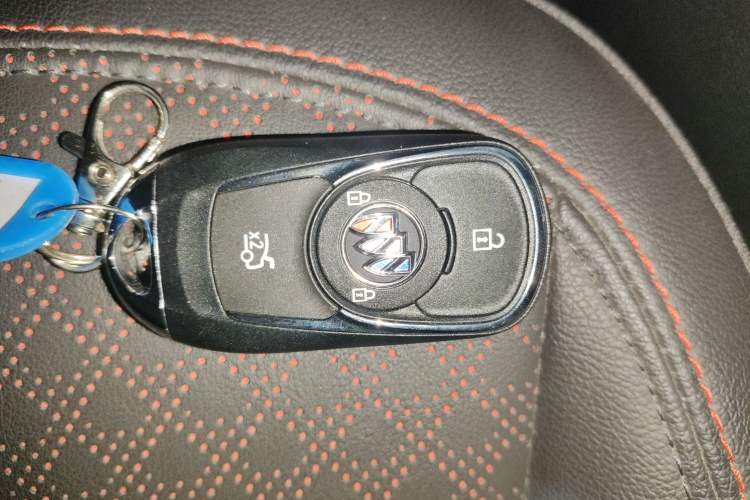 Used Buick Verano 2023 Pro GS Hunter Wind Edition Vehicle Key