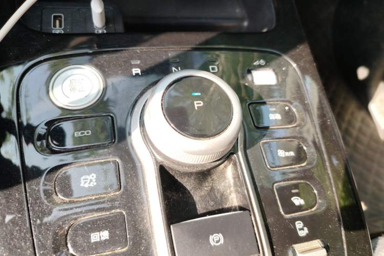 Used BYD D1 2021 Leading Edition Gear Lever