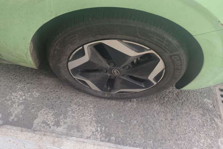 Used BYD D1 2021 Leading Edition Right Front Wheel Hub