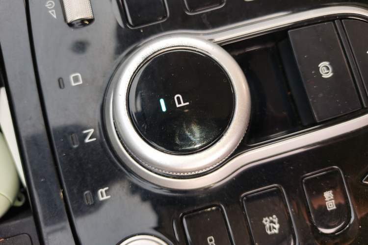 Used BYD D1 2021 Leading Edition Gear Lever