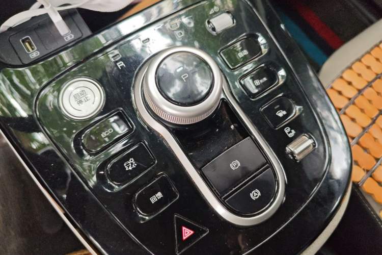 Used BYD D1 2021 Leading Edition Gear Lever