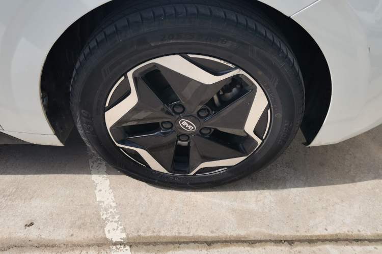 Used BYD D1 2021 Leading Edition Right Front Wheel Hub