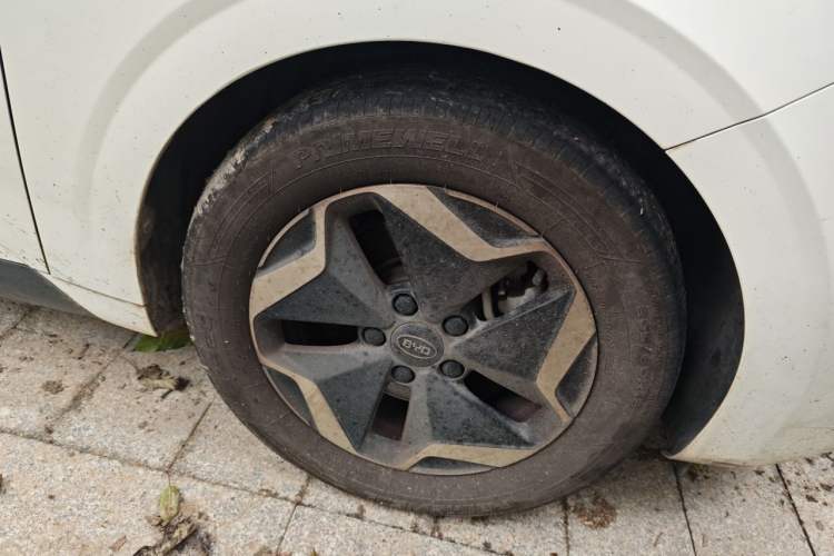 Used BYD D1 2021 Leading Edition Right Front Wheel Hub