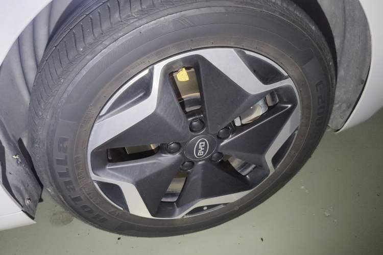 Used BYD D1 2021 Leading Edition Right Front Wheel Hub