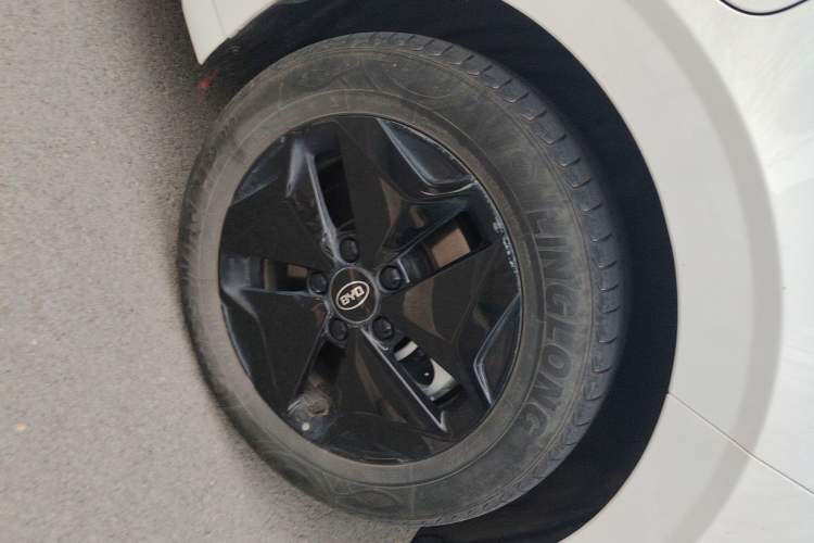 Used BYD D1 2022 Comfort Edition Right Front Wheel Hub